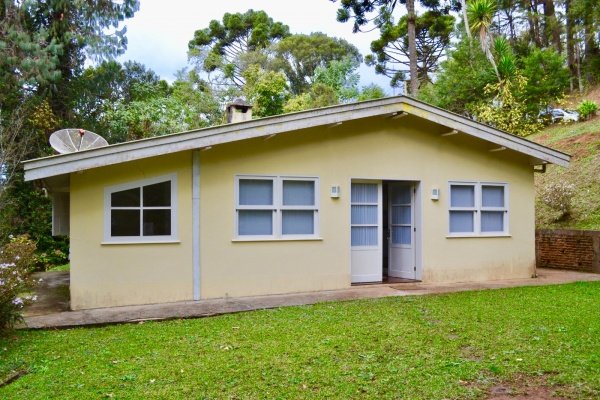 Chalet cercado pela natureza 